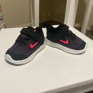 Kids Downshifter 9 Velcro Running Shoe